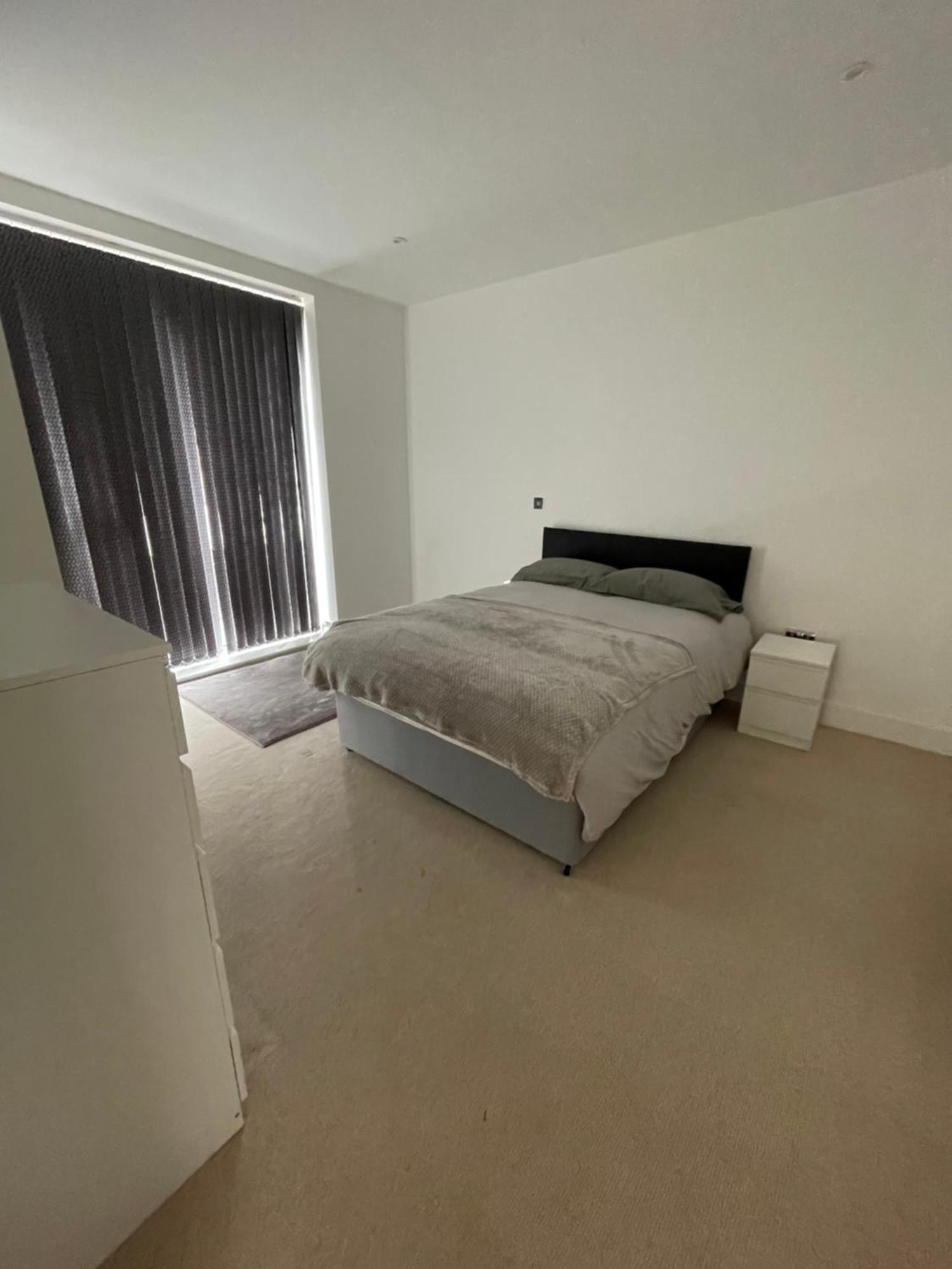 Luxury Top Floor Penthouse Apartment Near Heathrow Londra Esterno foto
