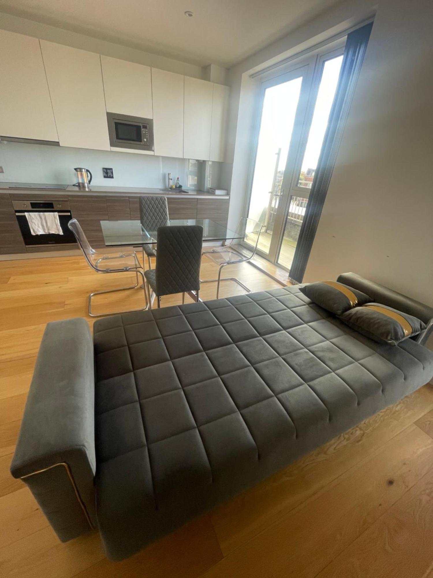 Luxury Top Floor Penthouse Apartment Near Heathrow Londra Esterno foto