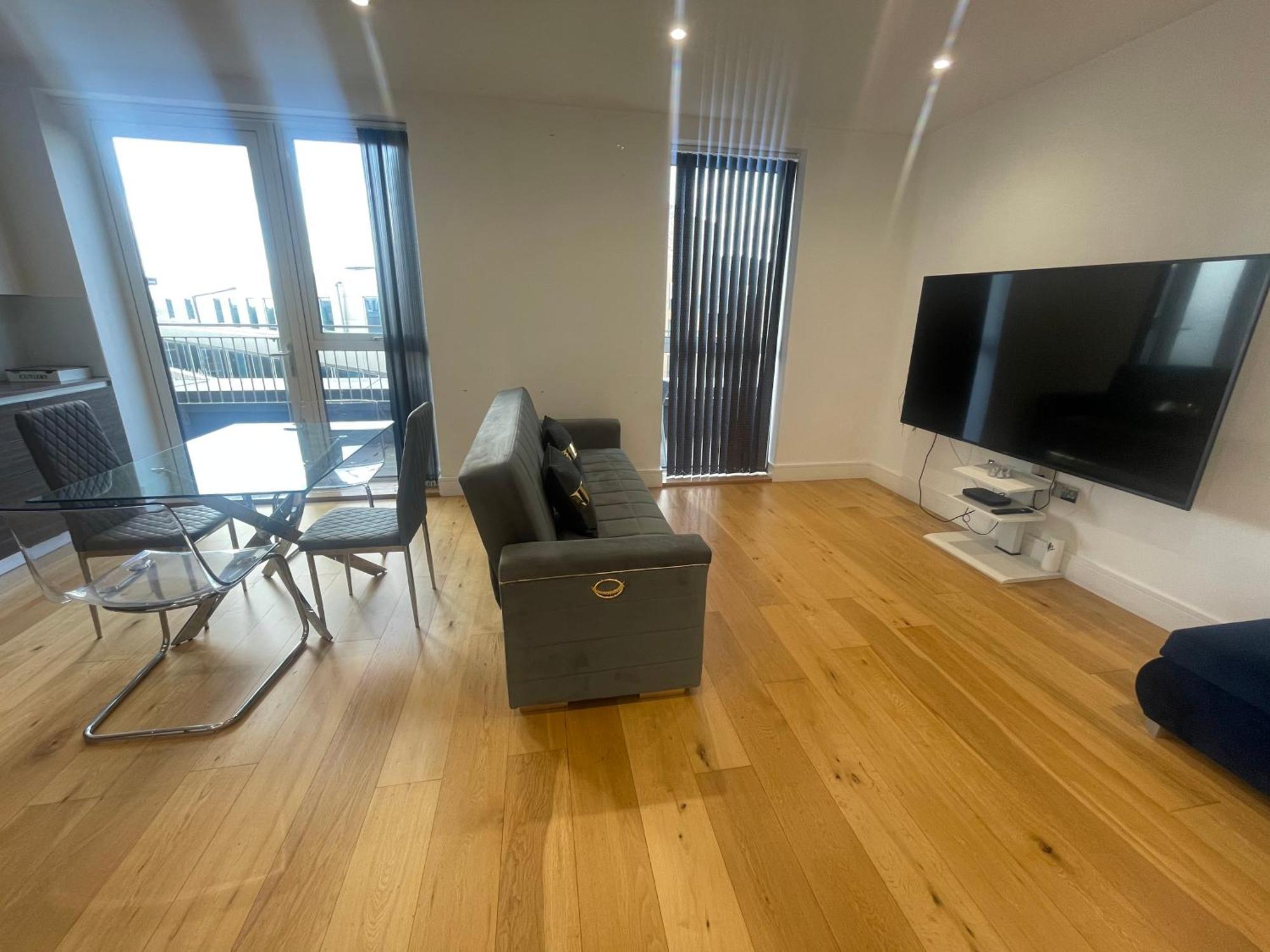 Luxury Top Floor Penthouse Apartment Near Heathrow Londra Esterno foto